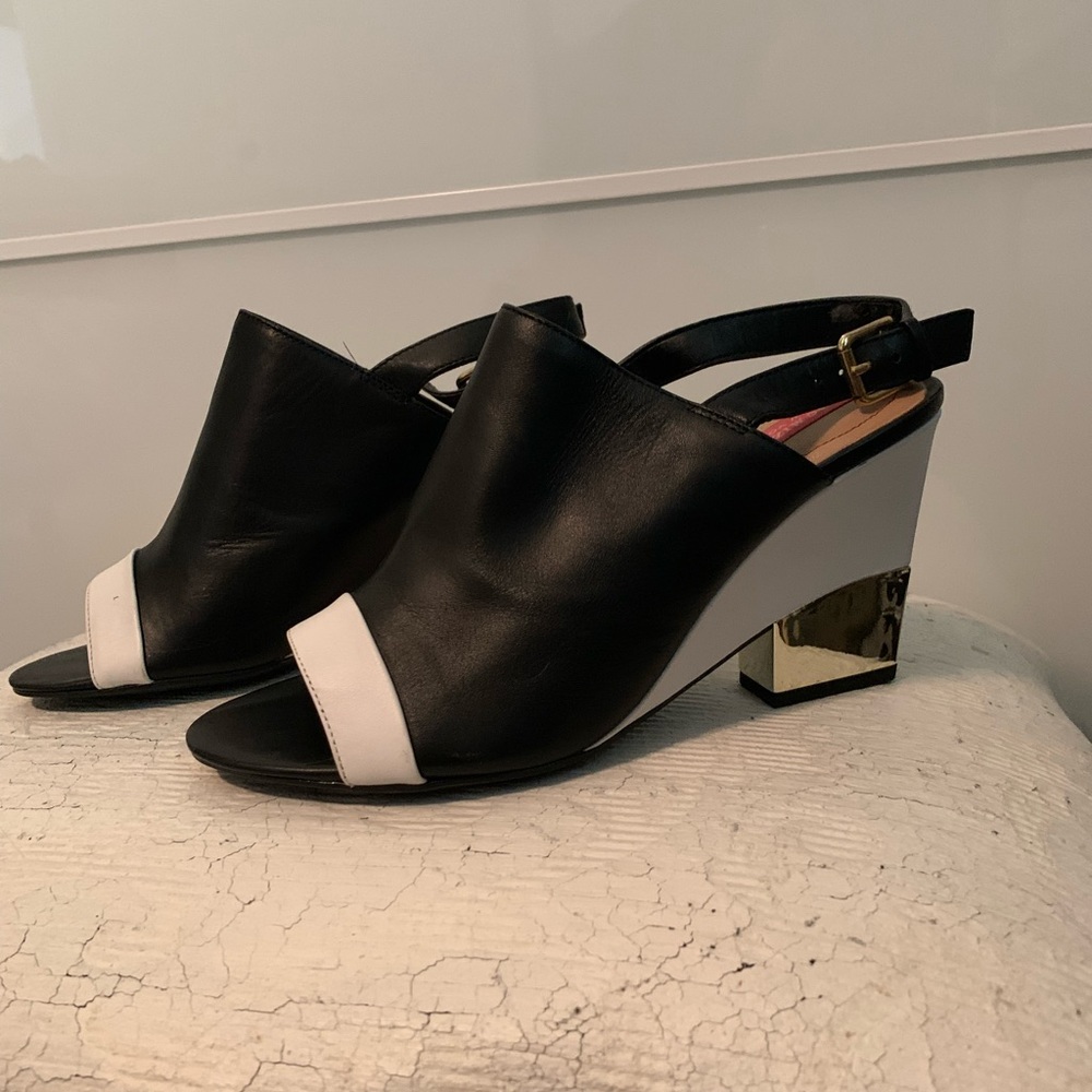 Black and white Isaac Mizrahi heels 7 1/2
